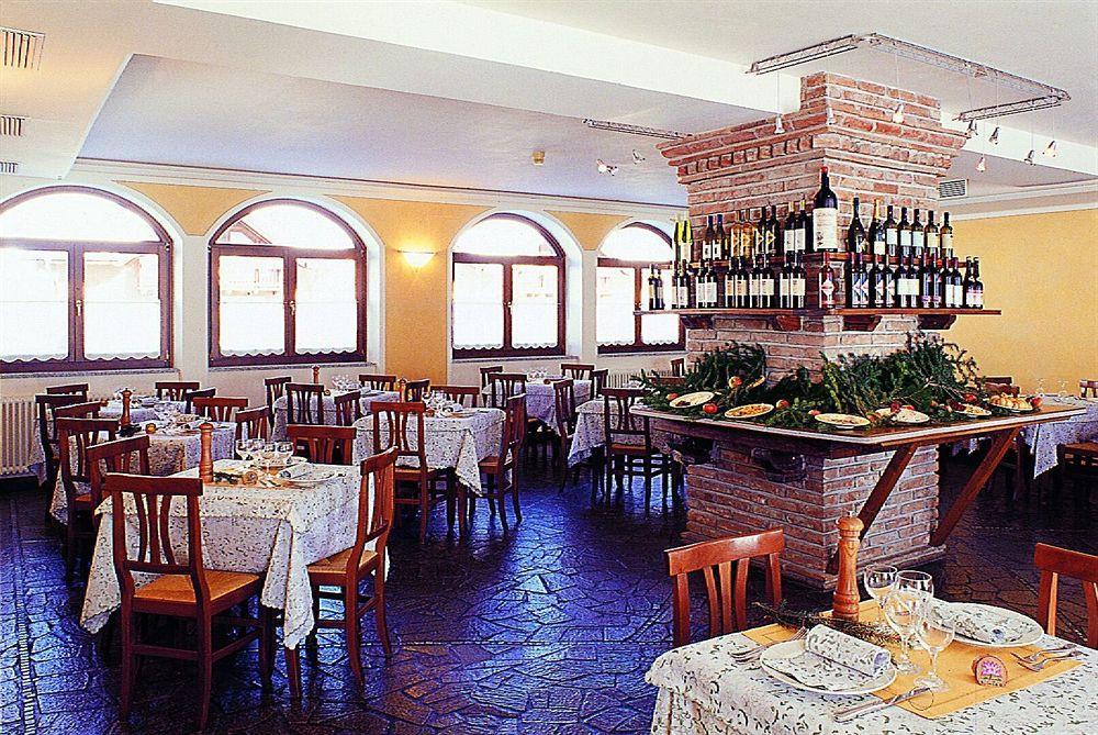 Locanda Locatori ปัสโซเดลโตนาเล ภายนอก รูปภาพ
