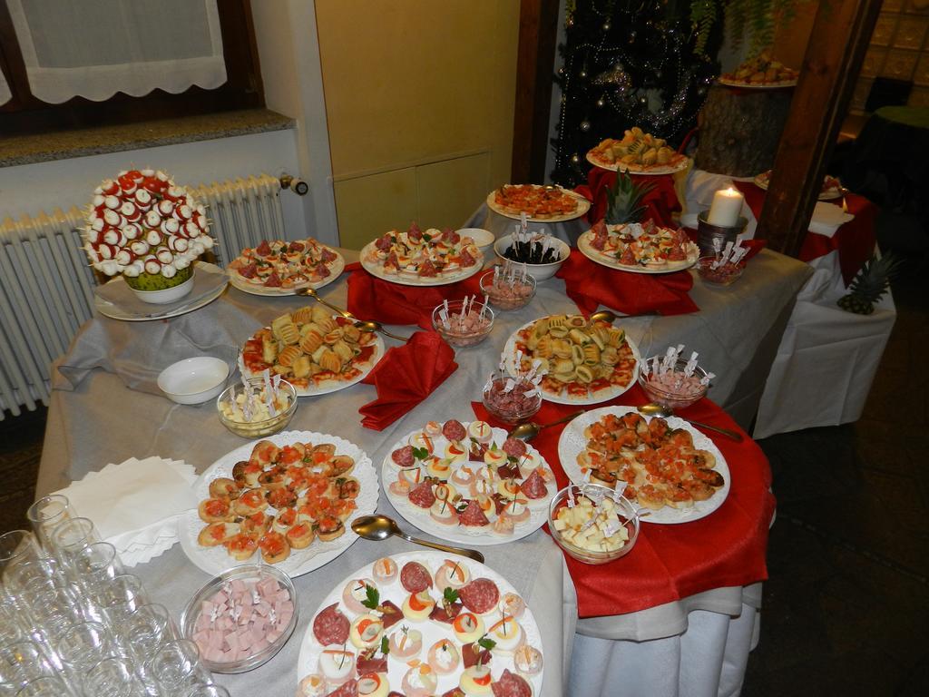 Locanda Locatori ปัสโซเดลโตนาเล ภายนอก รูปภาพ